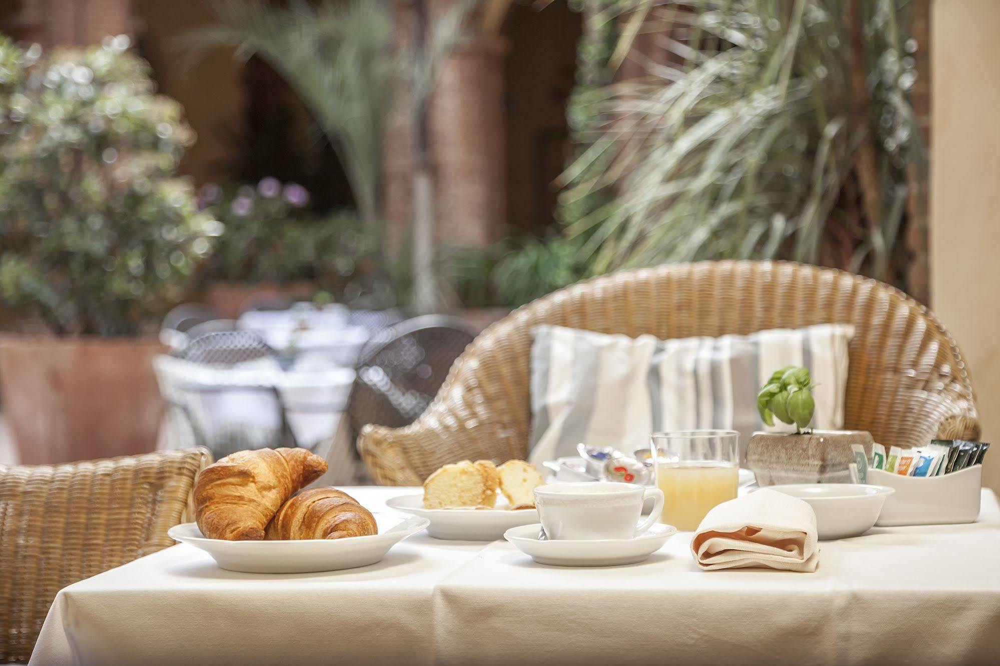 Il Chiostro Del Carmine Hotel Siena Ngoại thất bức ảnh