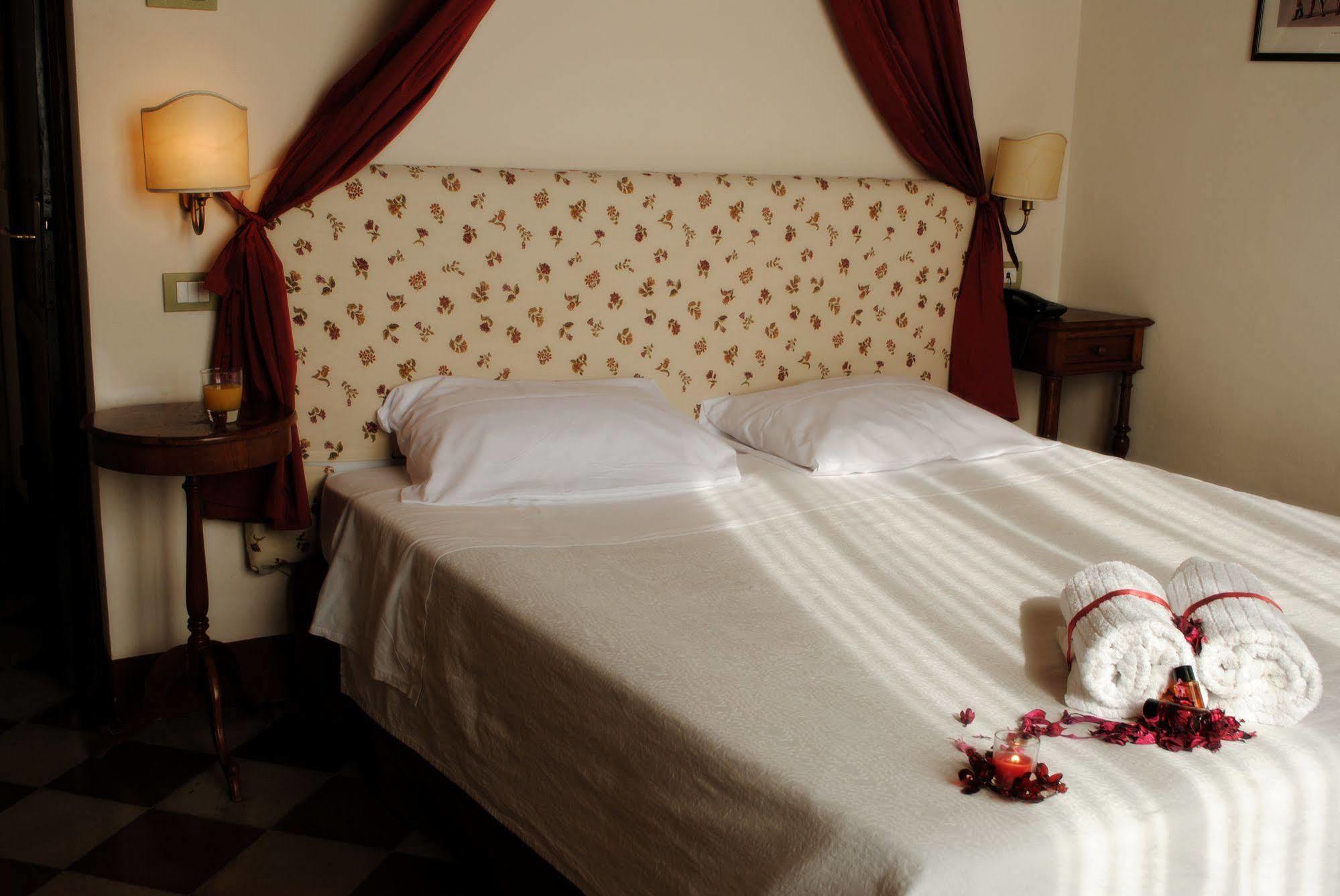 Il Chiostro Del Carmine Hotel Siena Ngoại thất bức ảnh