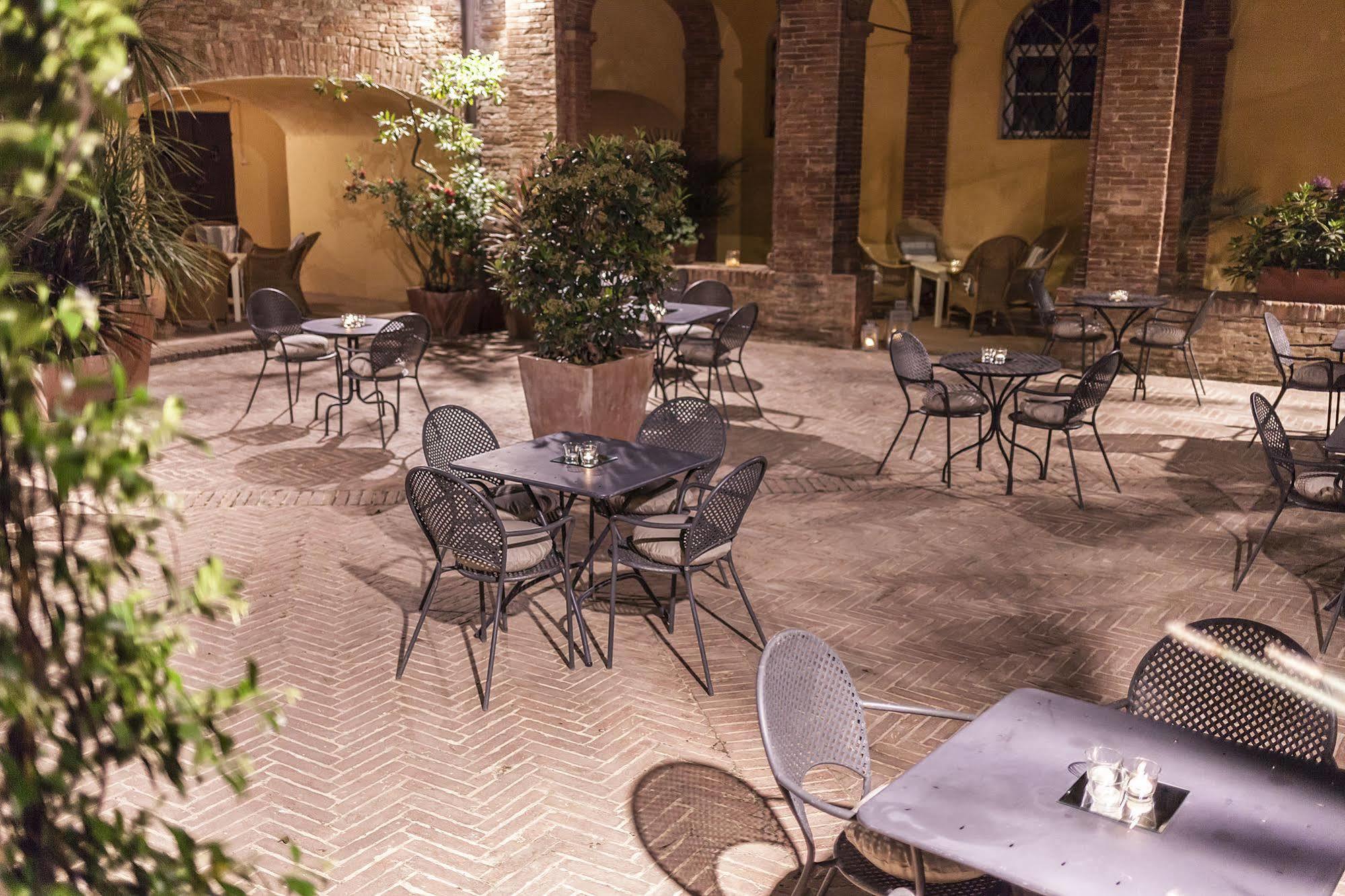Il Chiostro Del Carmine Hotel Siena Ngoại thất bức ảnh