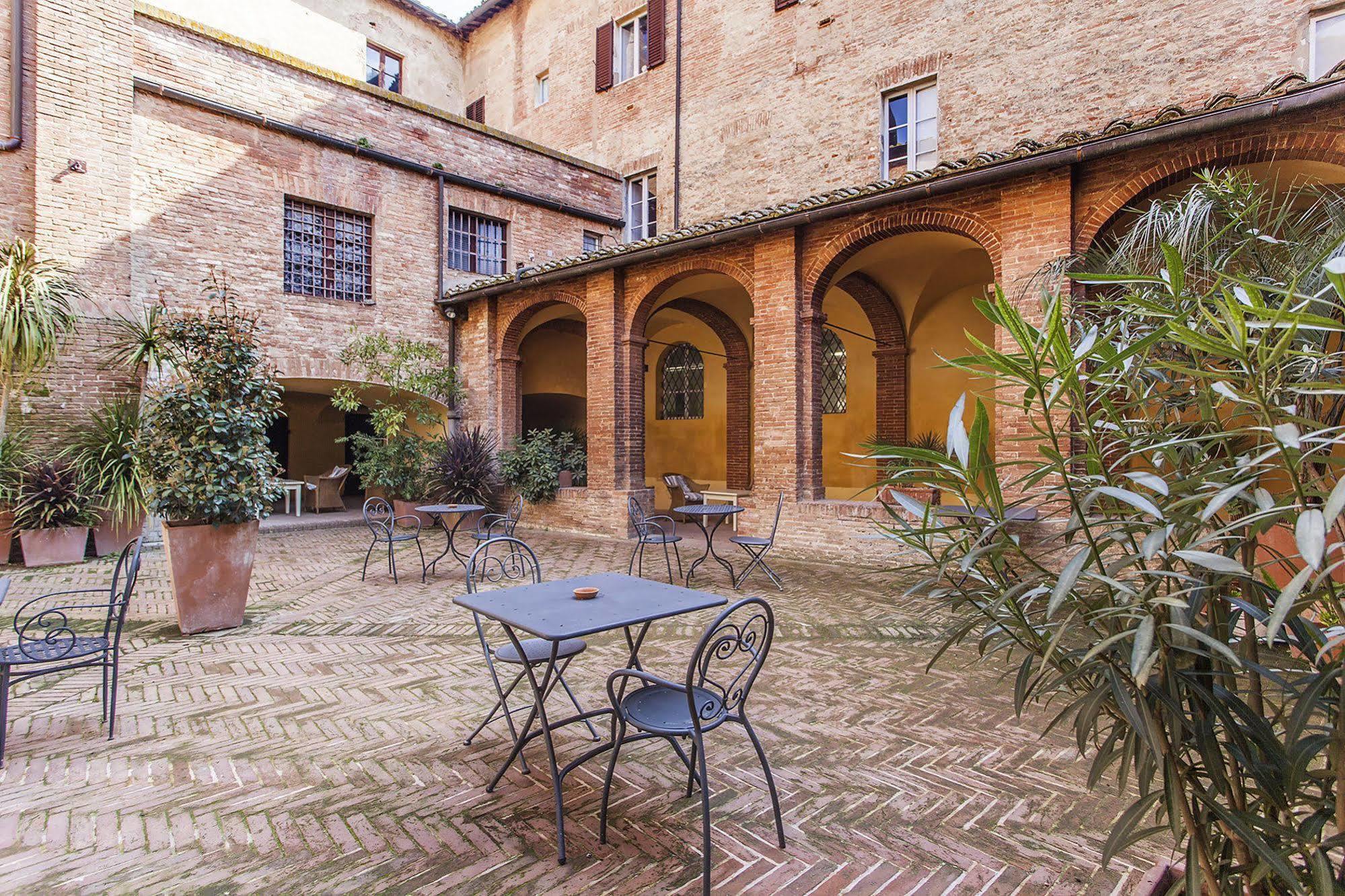 Il Chiostro Del Carmine Hotel Siena Ngoại thất bức ảnh